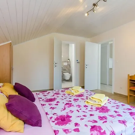 Sunny Seafront With Sunbeds! Unique アパート *