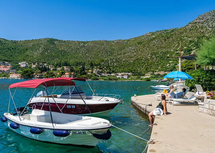 Apartment Sunny Seafront With Sunbeds! Unique