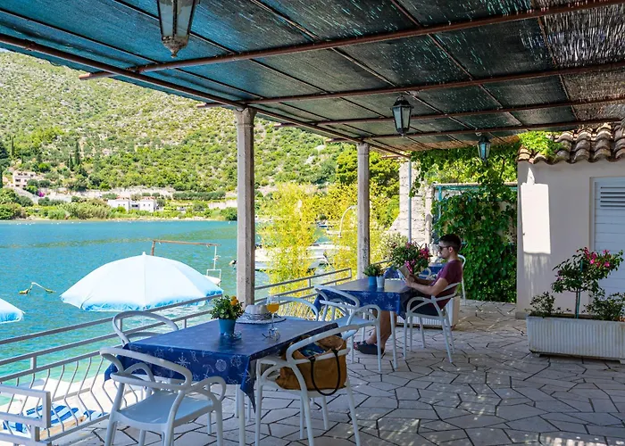 Sunny Seafront With Sunbeds! Unique Apartment *