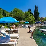 شقة Sunny Seafront With Sunbeds! Unique