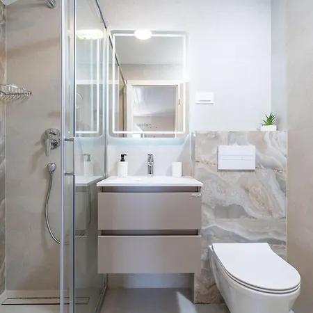 Sunny Seafront With Sunbeds! Unique