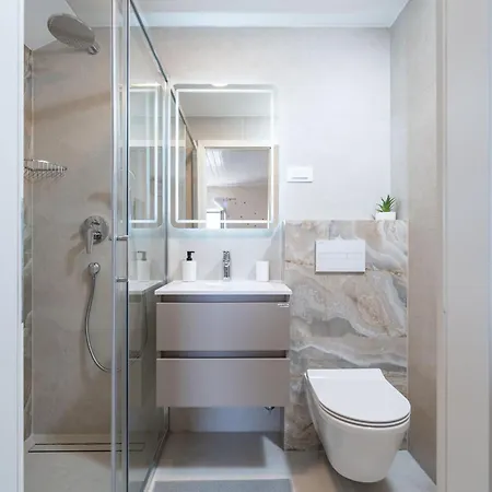 Sunny Seafront With Sunbeds! Unique