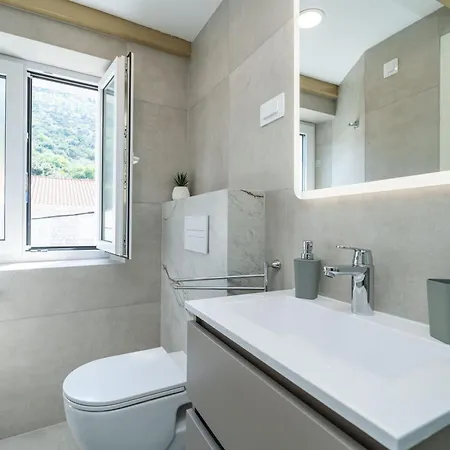 Sunny Seafront With Sunbeds! Unique Appartement