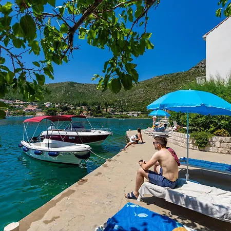 Sunny Seafront With Sunbeds! Unique Apartamento *