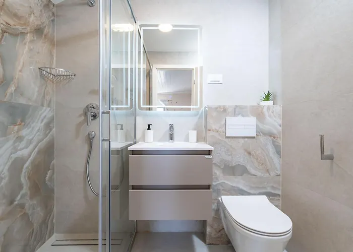 Sunny Seafront With Sunbeds! Unique