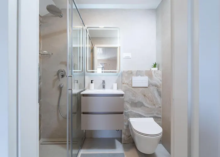 Sunny Seafront With Sunbeds! Unique