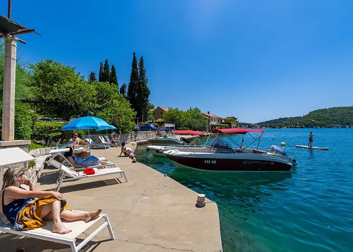 Daire Sunny Seafront With Sunbeds! Unique *