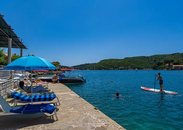 Daire Sunny Seafront With Sunbeds! Unique